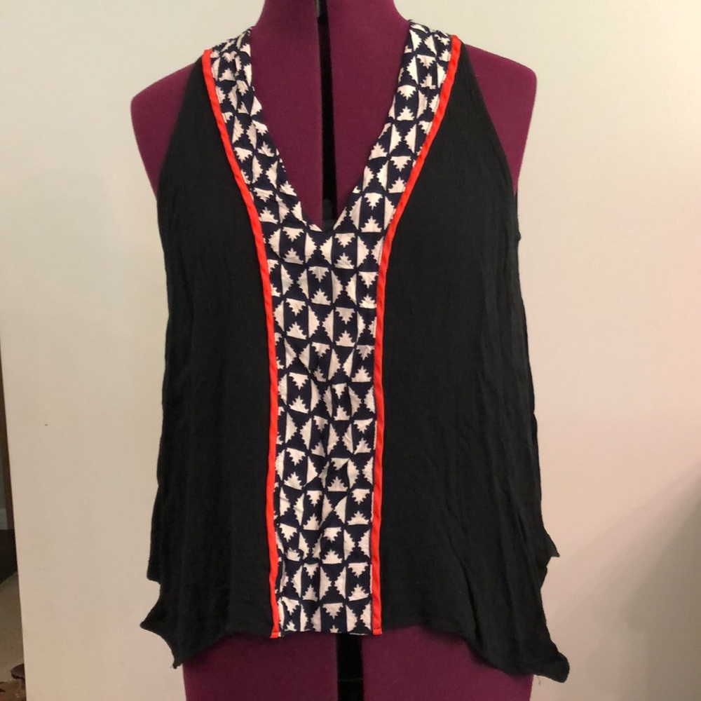 GUC vneck printed trapeze tank - Sz M